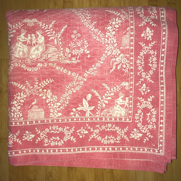 Patrick Frey Paris Quilted Tablecloth - Picture 4 of 10